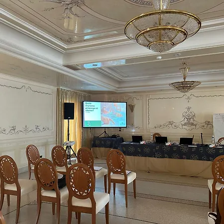 酒店 嘉尔德尼亚酒店 4*