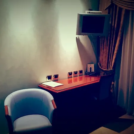 嘉尔德尼亚酒店 酒店 拉扎罗